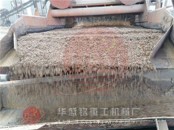 安徽桐城第十二臺1212對輥制砂機(jī)生產(chǎn)線調(diào)試正式投入生產(chǎn)